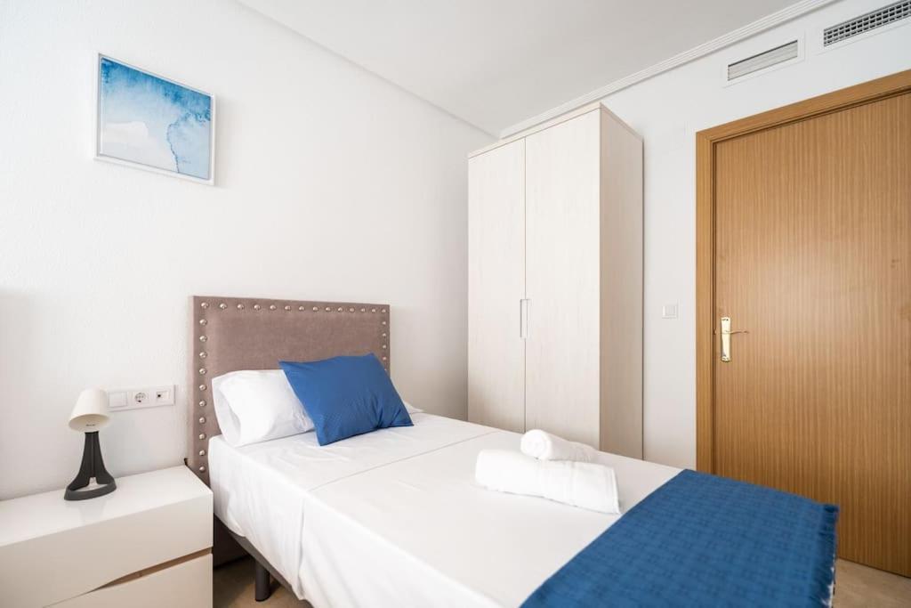Amplio Apartamento 2 Dormitorios Cerca De La Playa Alicante Esterno foto