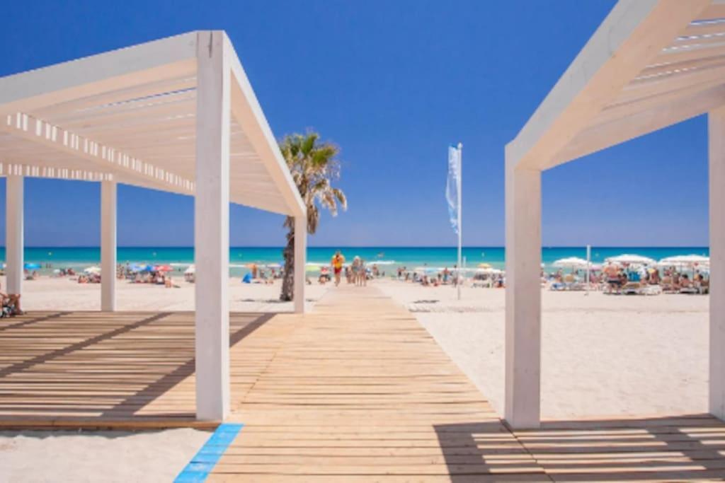 Amplio Apartamento 2 Dormitorios Cerca De La Playa Alicante Esterno foto