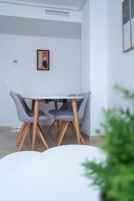 Amplio Apartamento 2 Dormitorios Cerca De La Playa Alicante Esterno foto